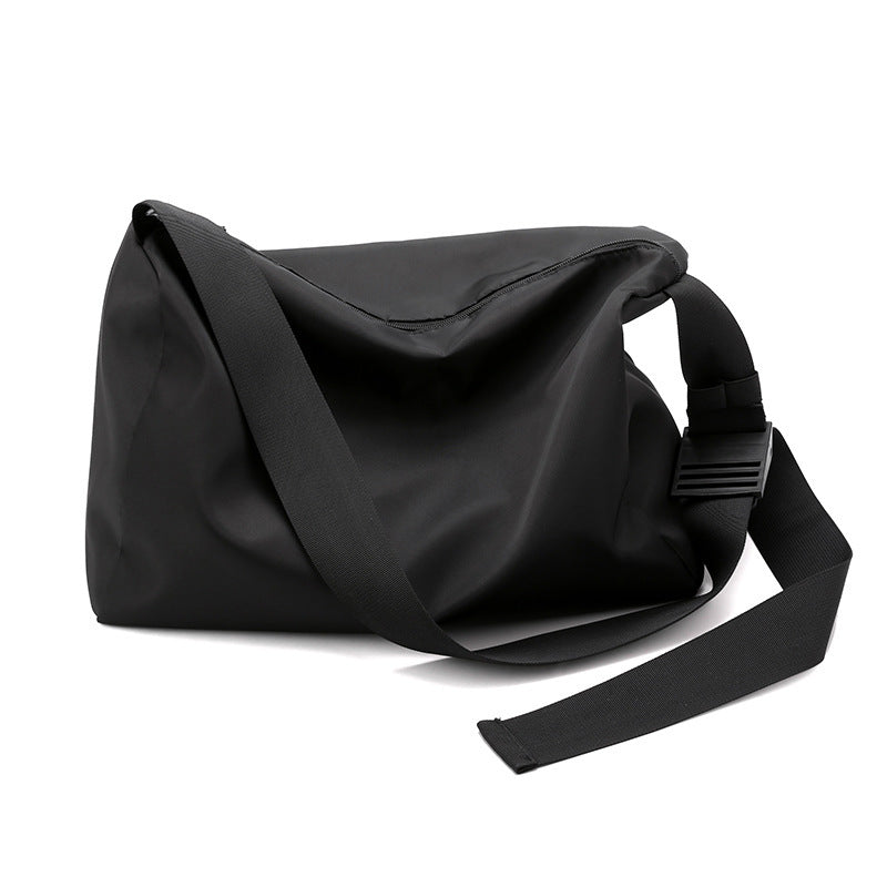 Men's Simple & Lightweight Water-Repellent Sports Shoulder Bag