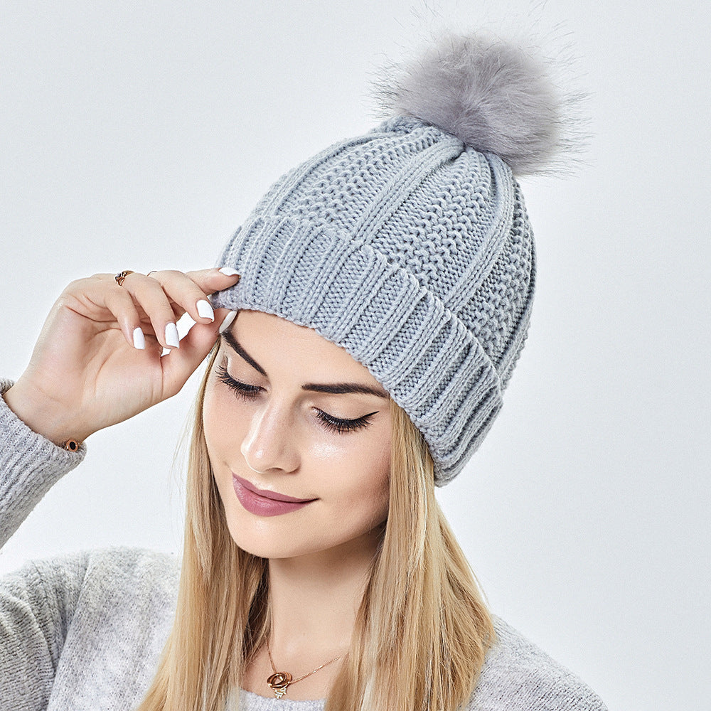 Fashionable Stretchy Satin-Lined Knit Beanie – Cozy & Stylish Winter Hat