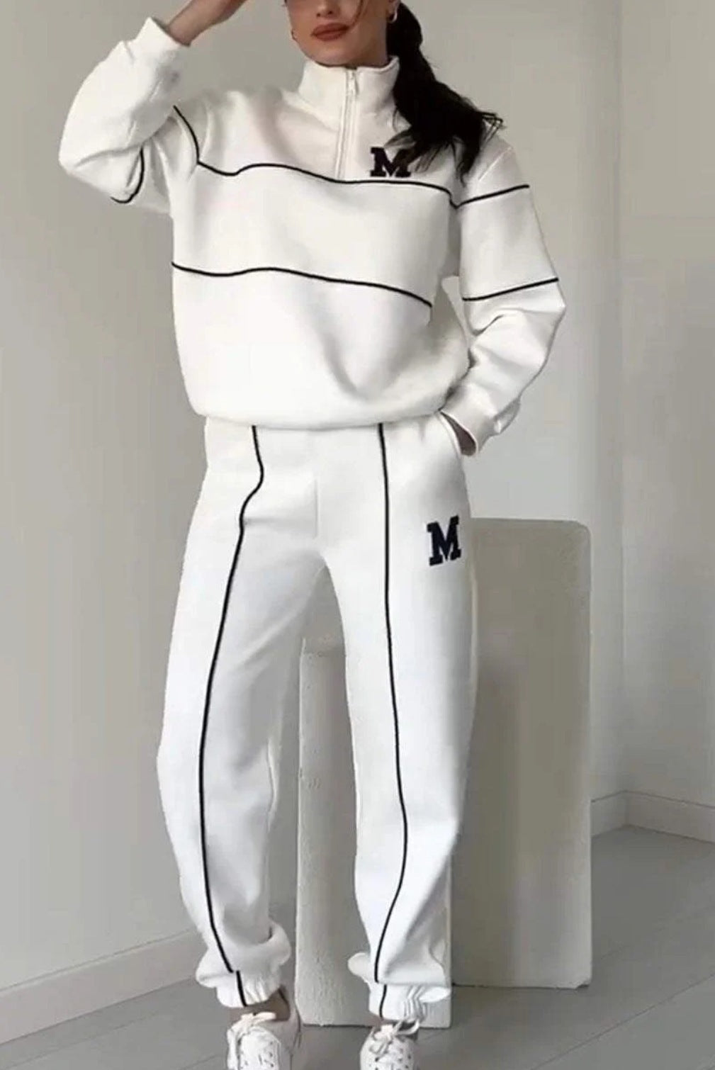 Women's 2-Piece Lounge Set – Hoodless Pullover & Sweatpants